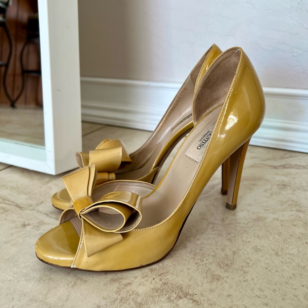 Valentino Mustard Yellow Bow Peep-Toe Heels Shoes - Picture 1 of 8